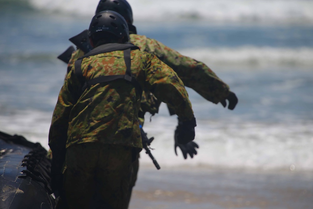 11th MEU works with Japanese Self Defense Force during Exercise Dawn Blitz