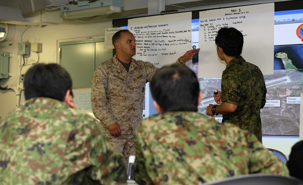 11th MEU works with Japanese Self Defense Force during Exercise Dawn Blitz