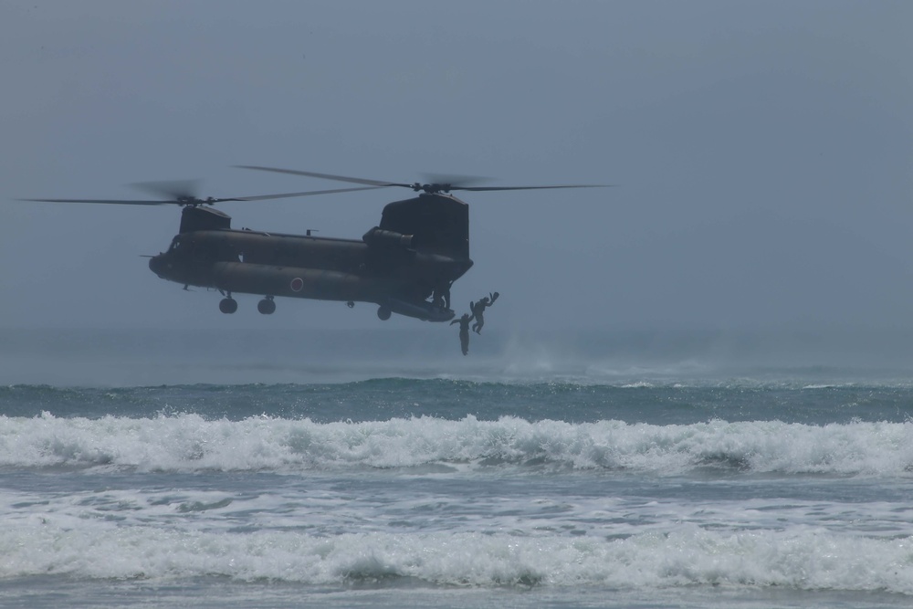 11th MEU works with Japanese Self Defense Force during Exercise Dawn Blitz