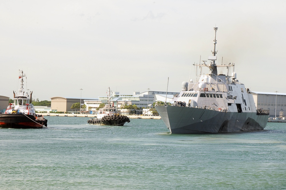 USS Freedom departs Changi Naval Base