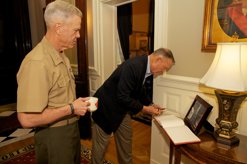 Breakfast to honor retired Gen. Mundy