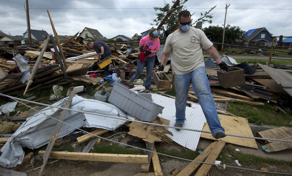 Airmen assist airmen in OK tornado relief