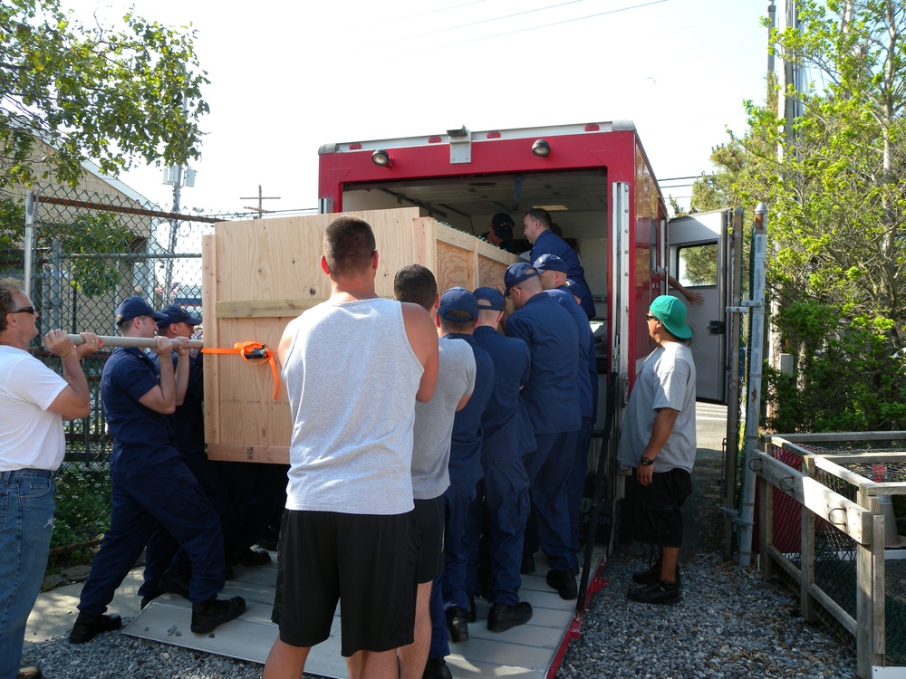 Air Station Atlantic City crew helps transport seal