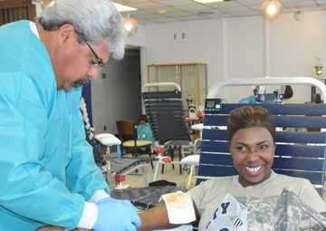 402nd FA donates blood to help save warfighters’ lives