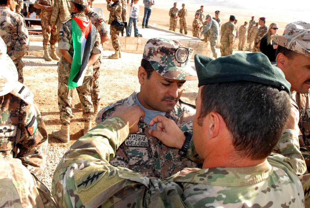 Multinational friendship jump highlights cooperation at Eager Lion 2013