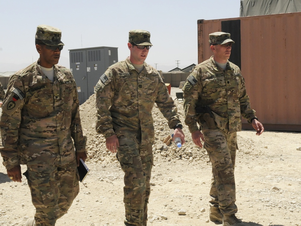 Task Force Lifeliner commander visits 703rd BSB at FOB Shank