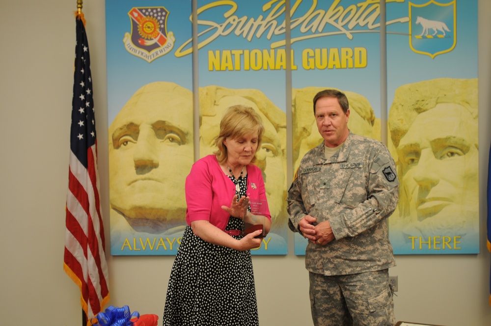 SD woman receives National Guard Bureau’s Gold Award