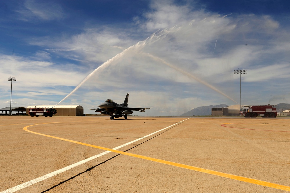 Col. Long fini flight