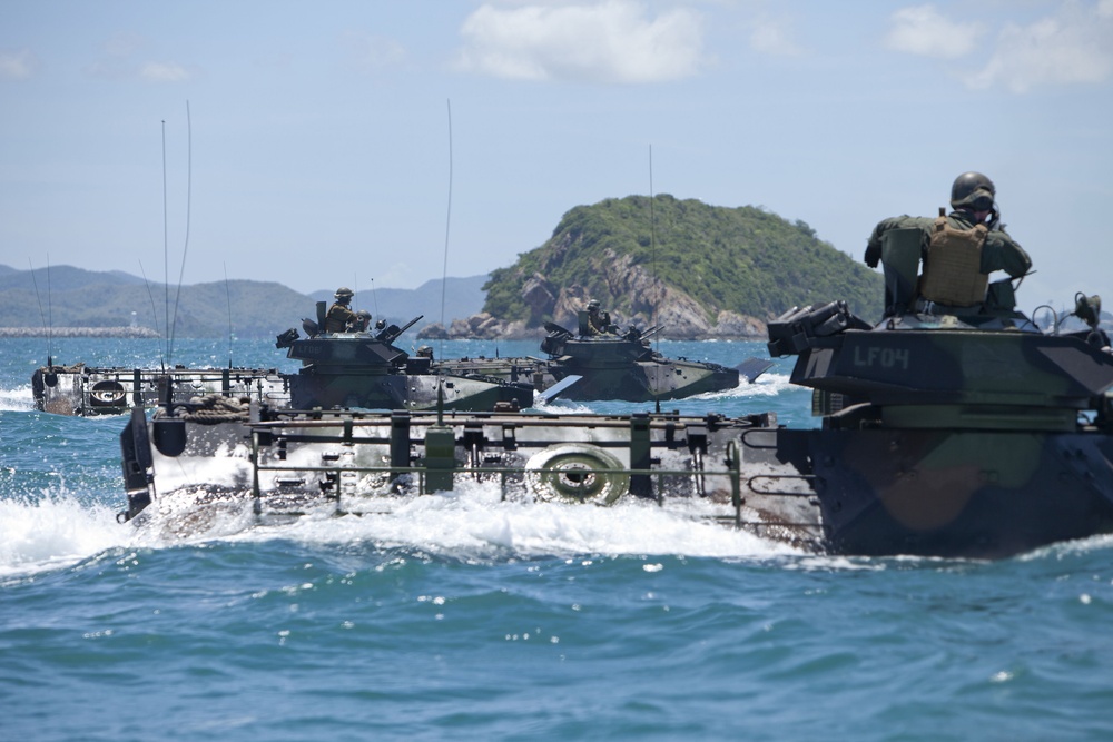 DVIDS - Images - Thai, U.S. Marines conduct amphibious raid during ...