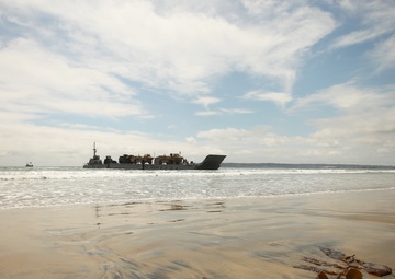 Maritime Prepositioning Force ships prepare for Dawn Blitz 2013