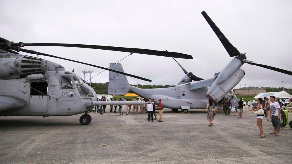 Flightline fair showcases military aircraft