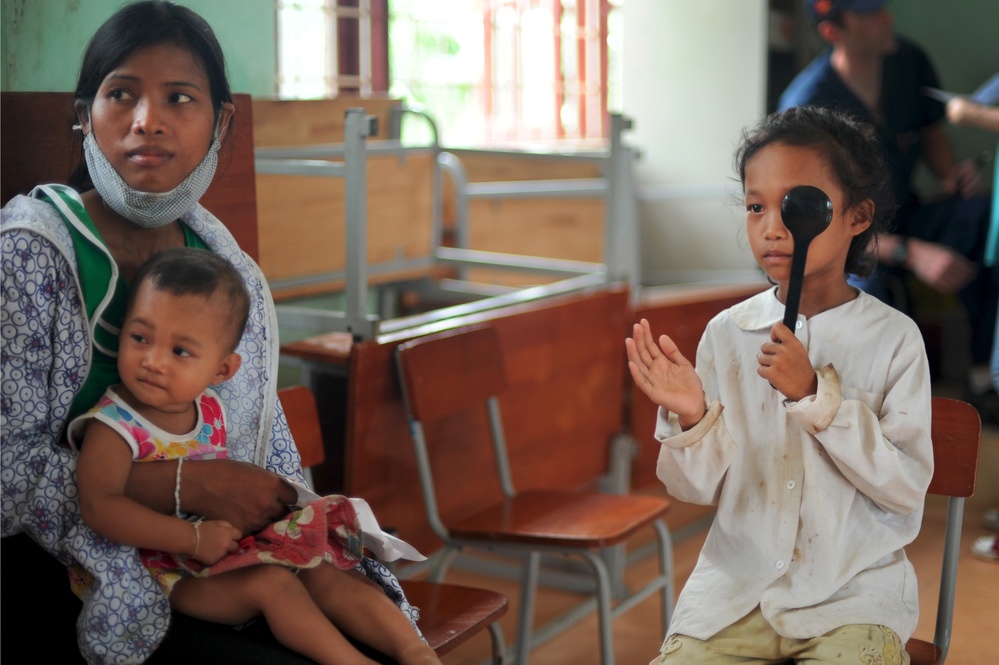 PACANGEL 13-3 shares gift of sight in Vietnam
