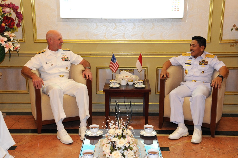 Vice Adm. Swift visits Indonesia Navy Headquarters