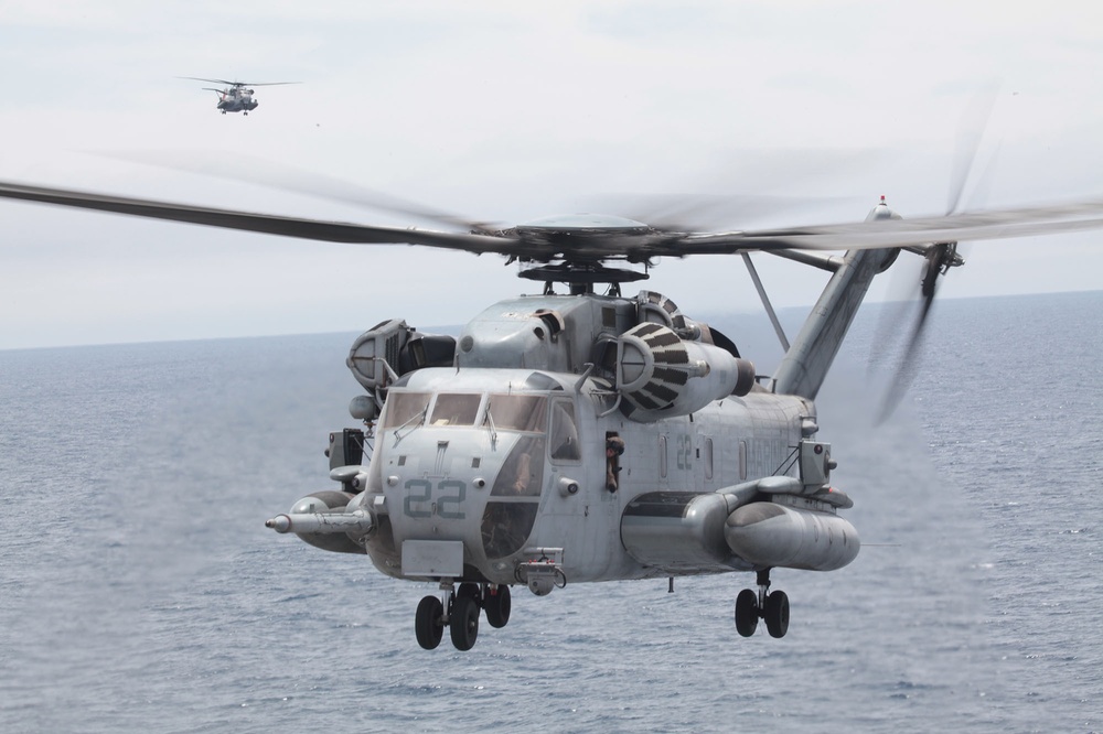 13th MEU Conducts Flight Ops Aboard USS Boxer