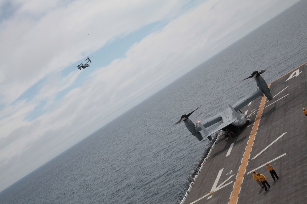 13th MEU Conducts Flight Ops Aboard USS Boxer