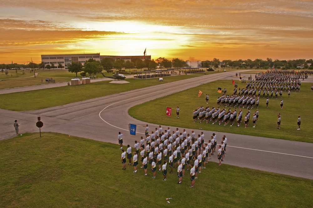 III Corps and Fort Hood soldiers celebrate Army birthday with huge esprit de corps run