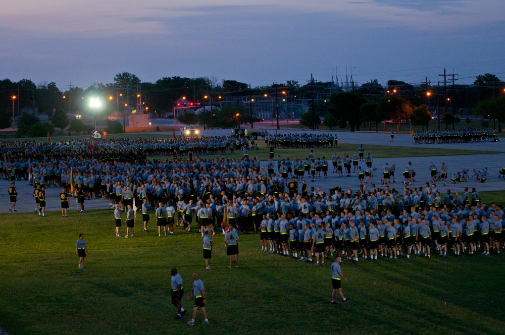 III Corps and Fort Hood soldiers muster for esprit de corps run to celebrate Army's 238th birthday
