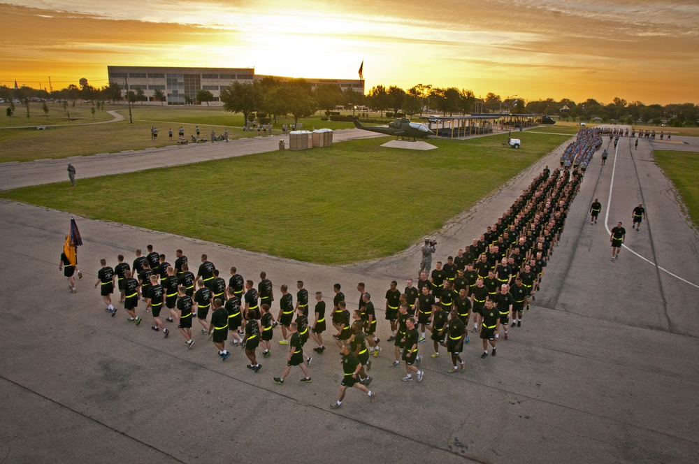III Corps and Fort Hood soldiers celebrate Army's birthday with huge esprit de corps run