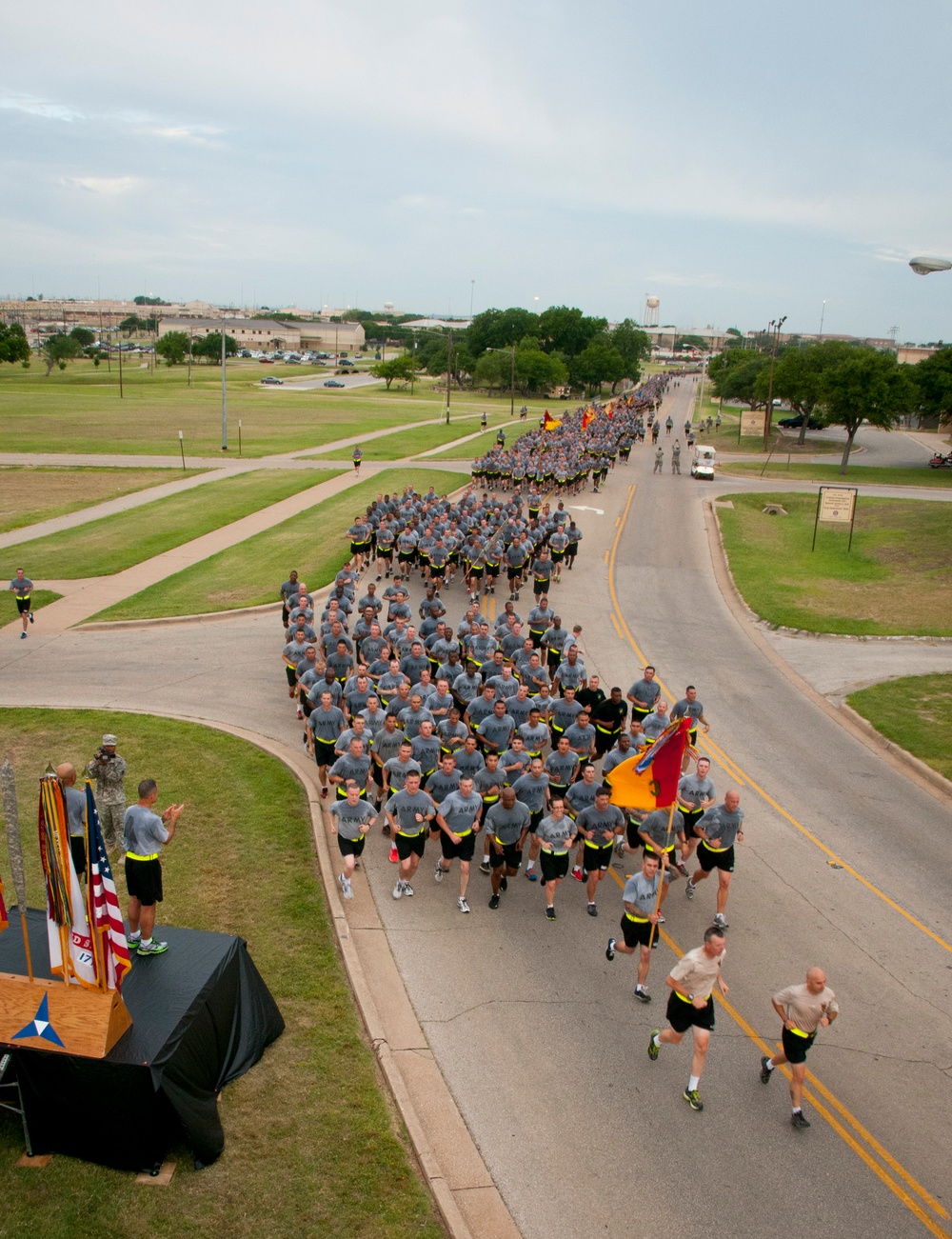 Maj. Gen. Anthony R. Ierardi motivates III Corps and Fort Hood soldiers during post run