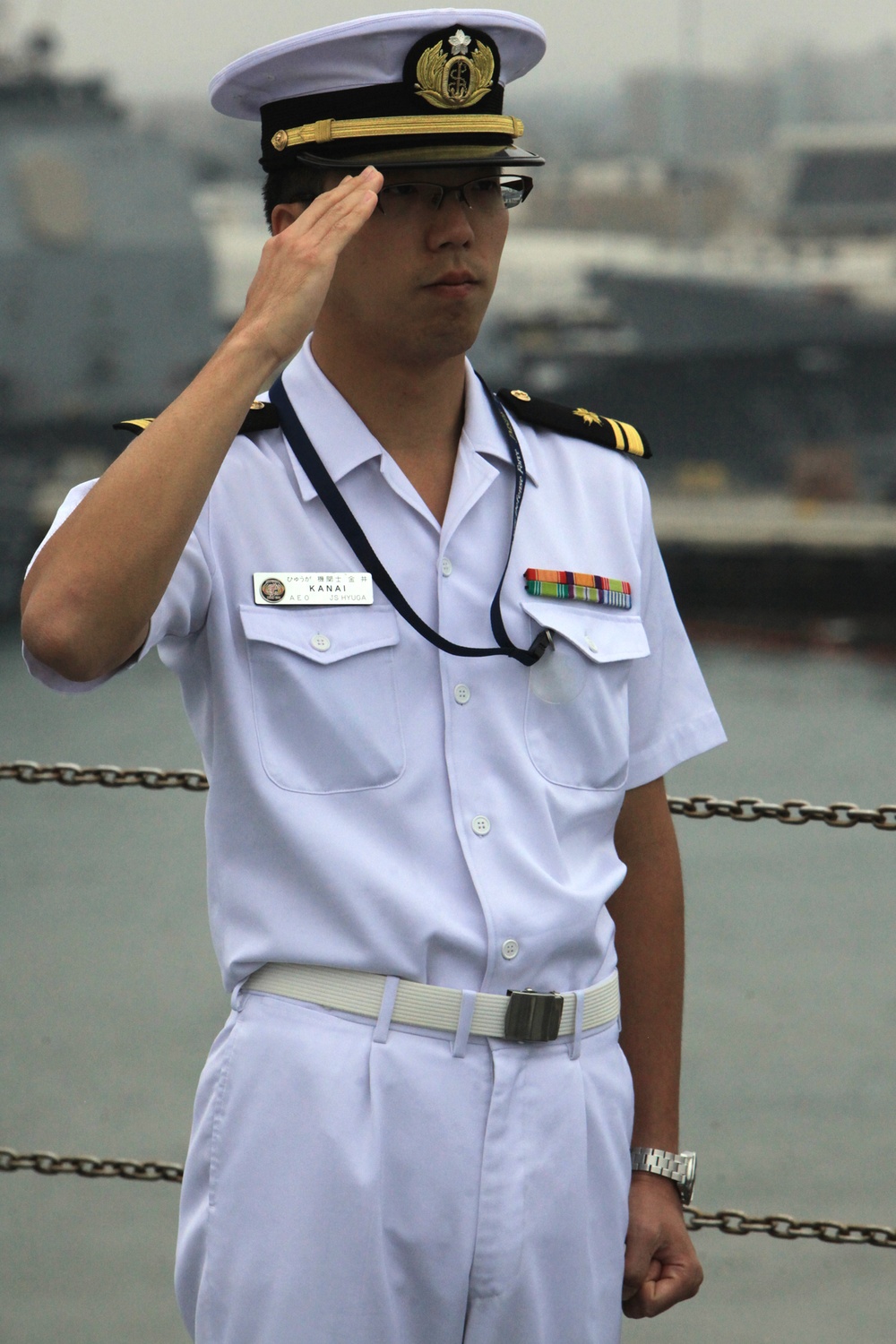 Osprey lands on Japanese ship for the first time