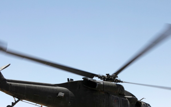 STP aides an injured Afghan