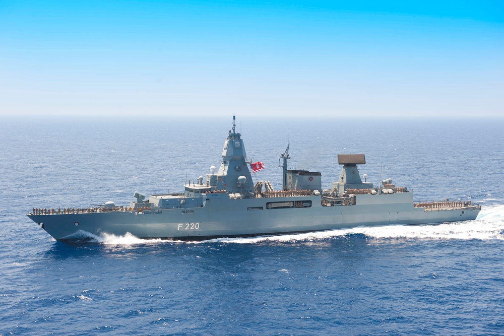 German frigate FGS Hamburg (F220) renders honors