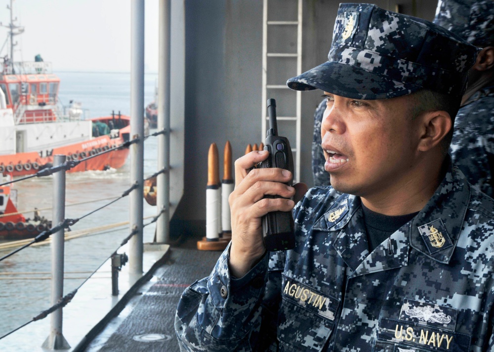 USS Blue Ridge departs Jakarta, Indonesia