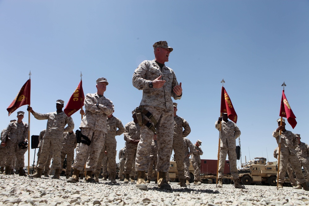 Commandant, Sgt. Maj. of the Marine Corps visit CLR-2