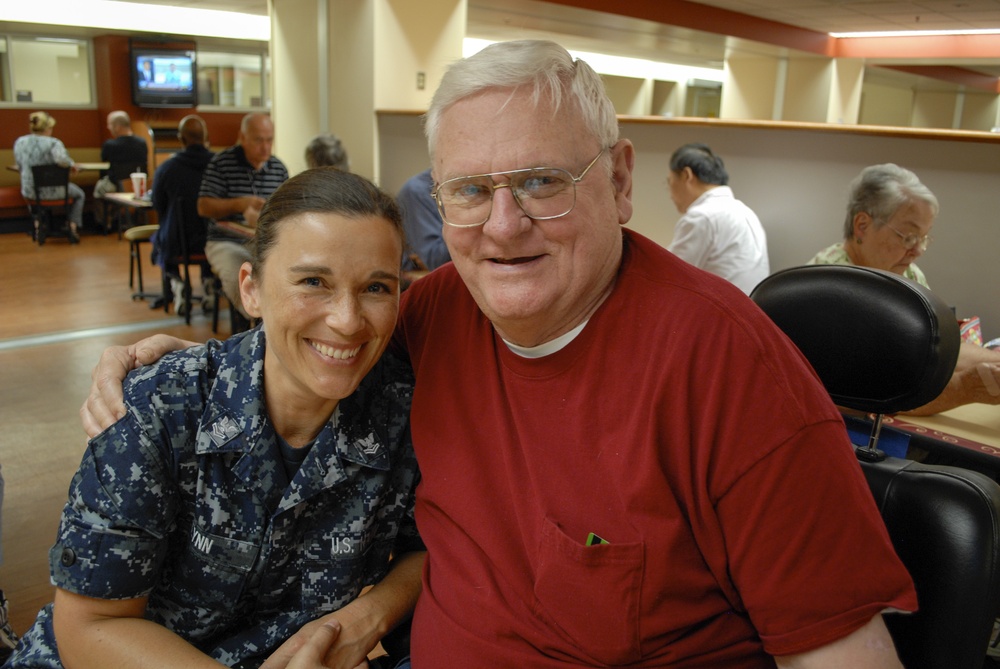 NOSC Indianapolis sailors visit VA Hospital