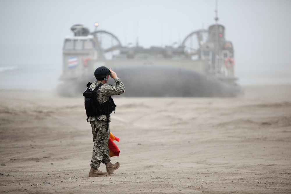 Dawn Blitz 2013 3D LAR &amp; ACU-5 LCAC Operations