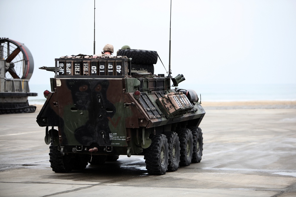 Dawn Blitz 2013 3D LAR &amp; ACU-5 LCAC Operations