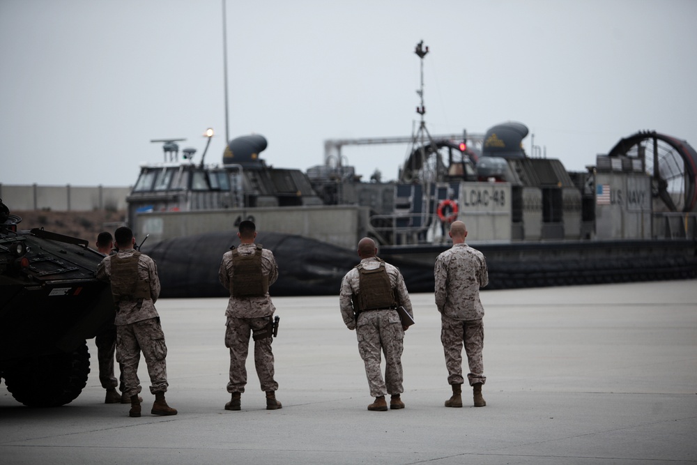 Dawn Blitz 2013 3D LAR &amp; ACU-5 LCAC Operations