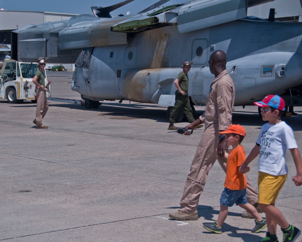 Local students visit NAS Sigonella