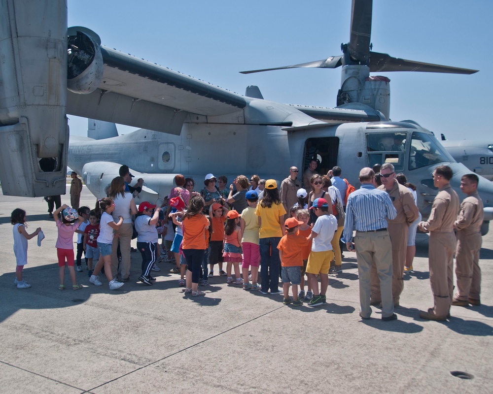 Local students visit NAS Sigonella