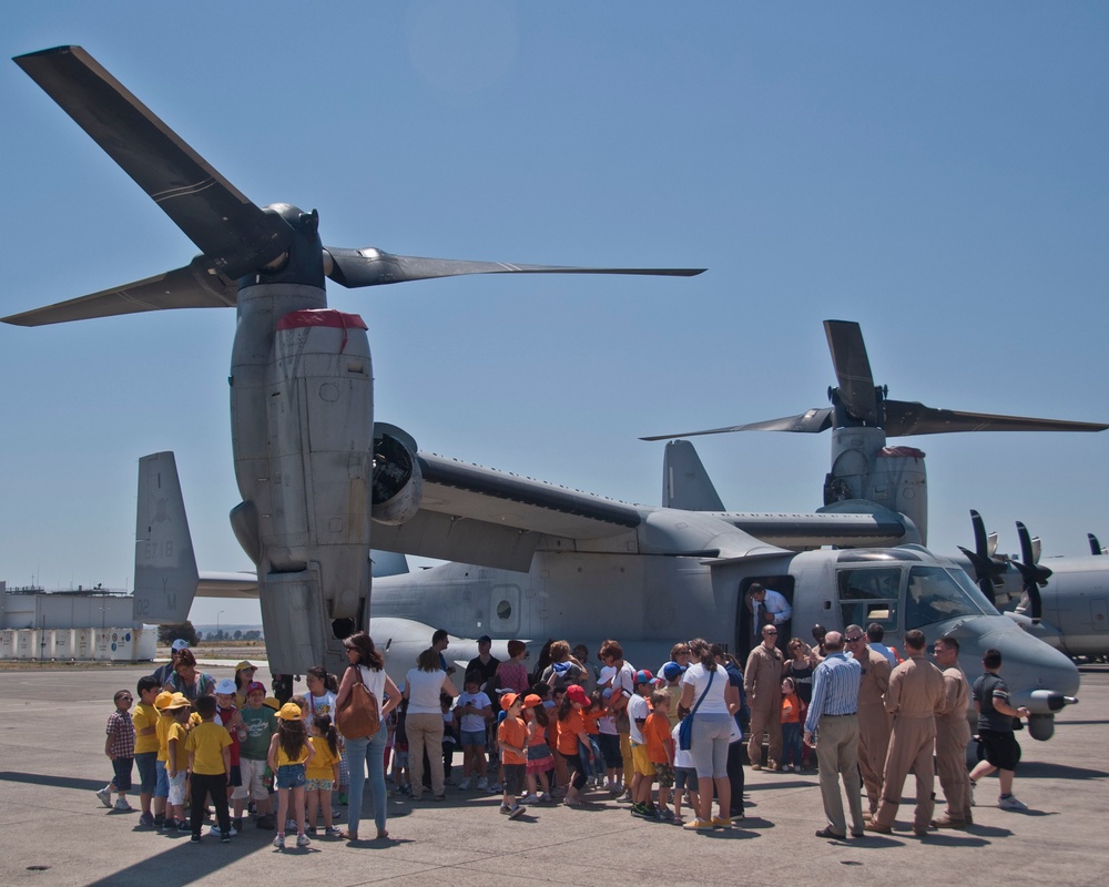 Local students visit NAS Sigonella