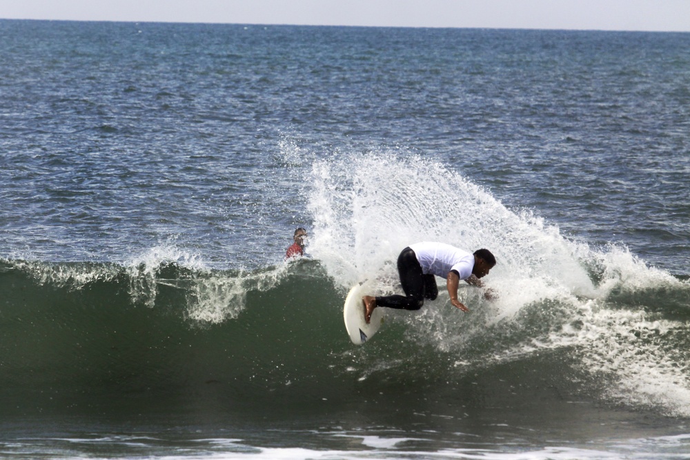 Surfing service members shred San Onofre