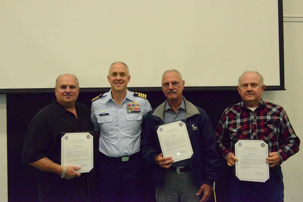 Coast Guard awards bar pilots for Columbia River rescue