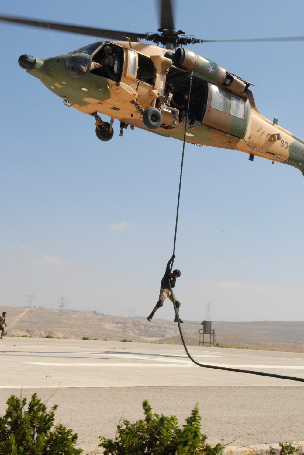 Fast rope training readies soldiers for Eager Lion exercises