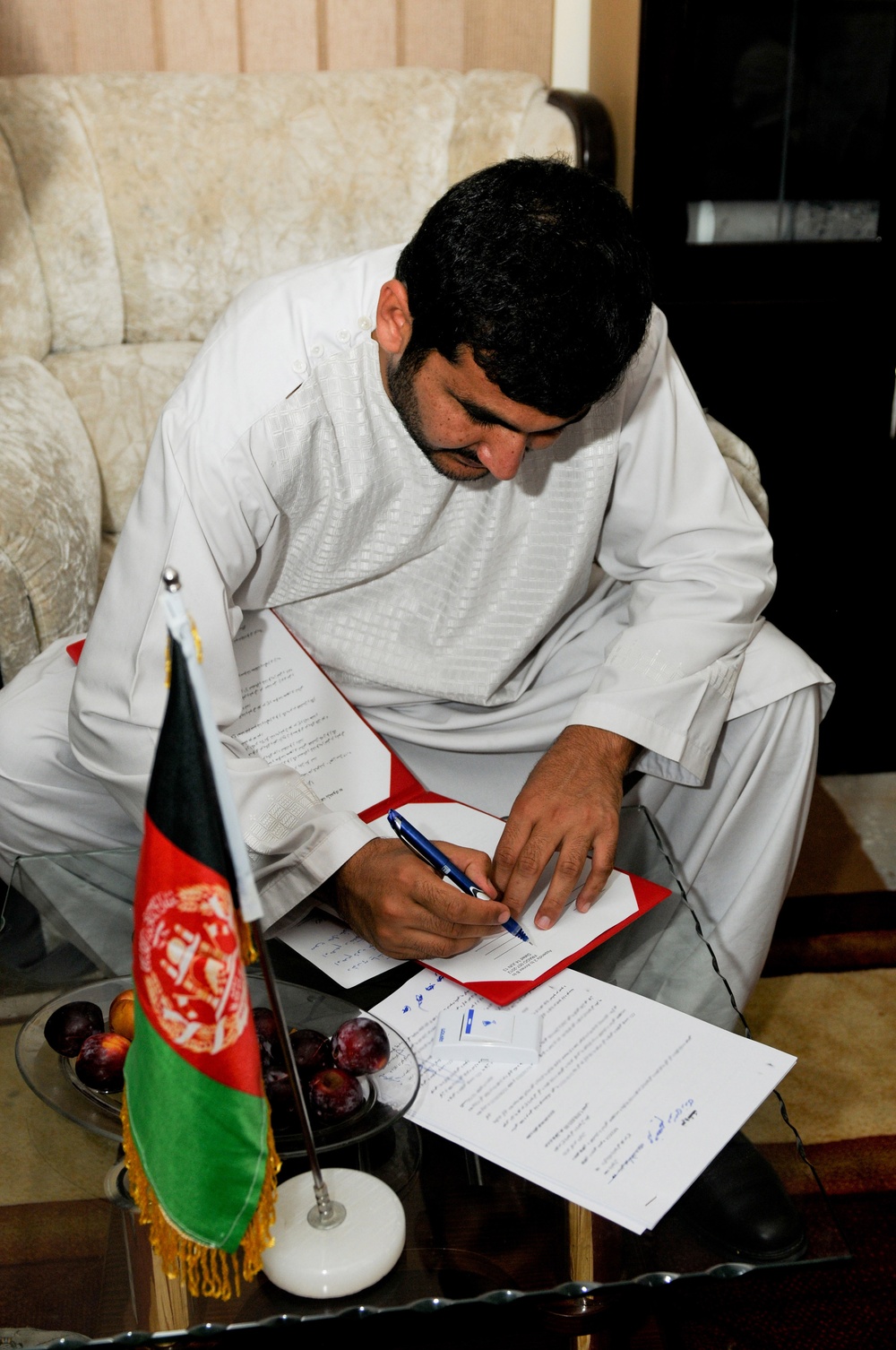 Narh-e Saraj district leadership sign contract