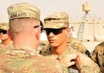 Maj. Gen. Abrams presents awards