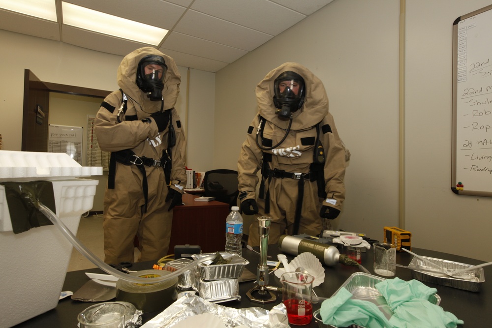 CBRN Marines respond to chemical warfare threat