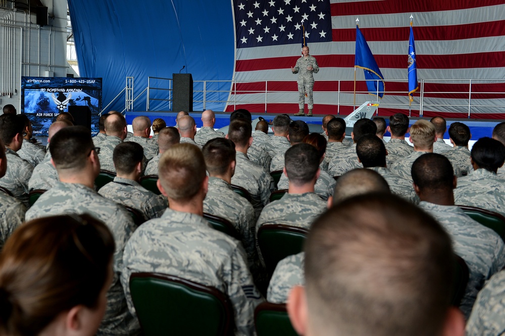 CMSAF visits Shaw, conveys top priorities to Airmen