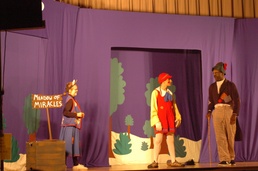 Pinocchio gets swindled by the unsavory Fox and Cat