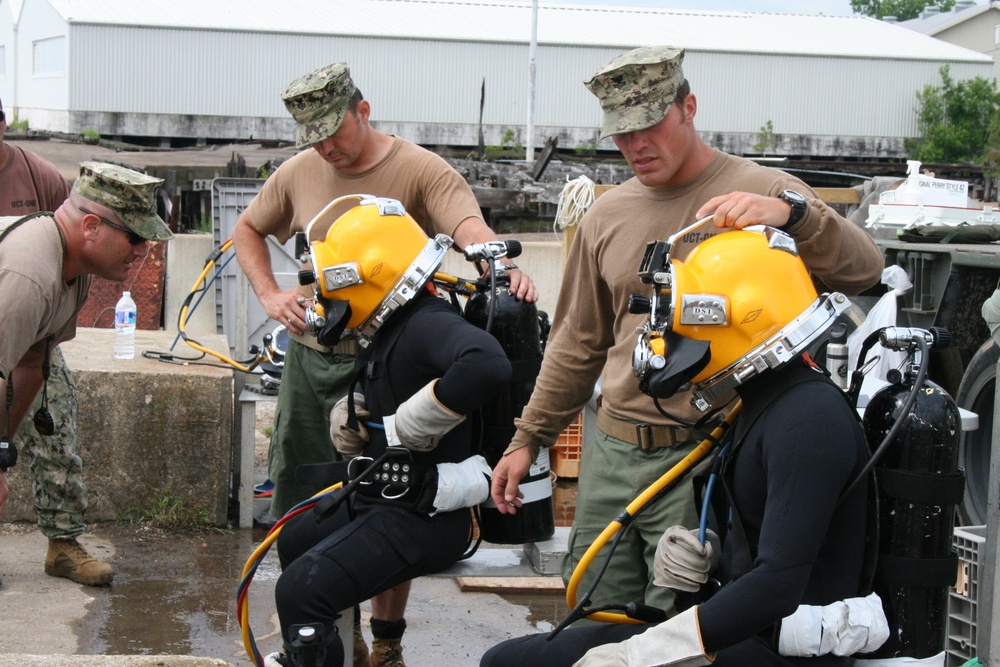 Underwater Construction Team 1 conducts Construction Readiness Training