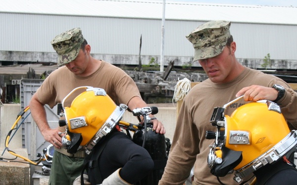Underwater Construction Team 1 conducts Construction Readiness Training