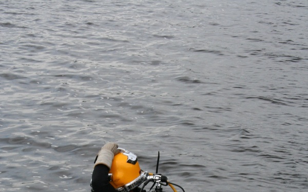 Underwater Construction Team 1 conducts Construction Readiness Training