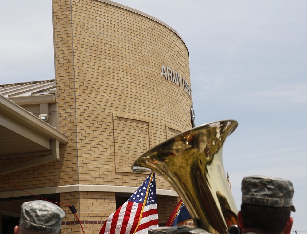 312th Army Band plays at Belton, Mo., ribbon cutting