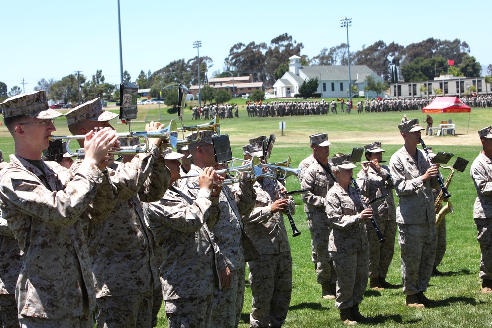 New commander leads Combat Logistics Regiment 1