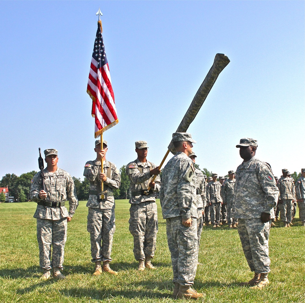 Fort Knox Artillerymen case colors