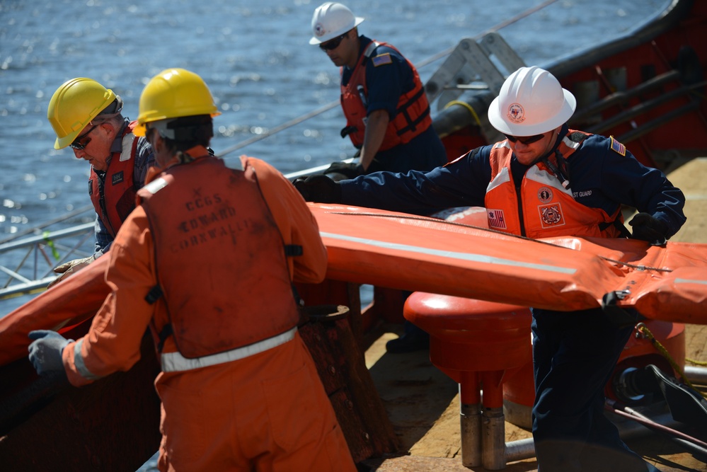 US Coast Guard, Canadian Coast Guard oil spill recovery training at CANUSLANT